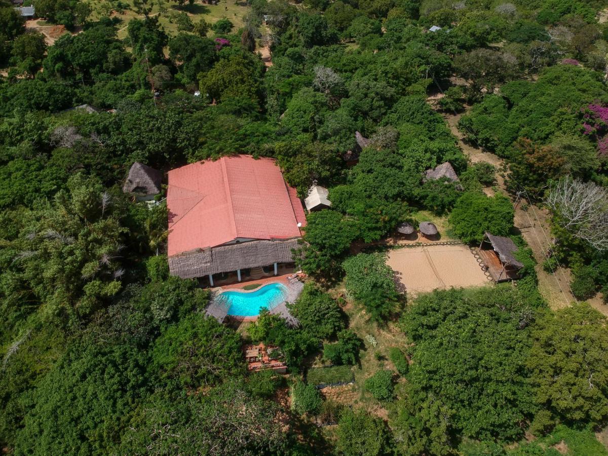 Distant Relatives Ecolodge & Backpackers Kilifi Exterior foto