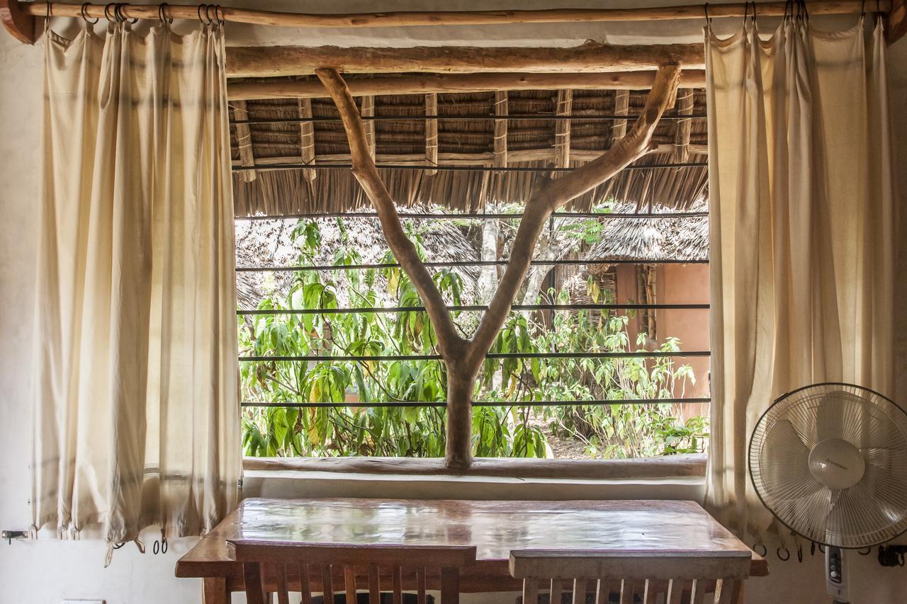 Distant Relatives Ecolodge & Backpackers Kilifi Exterior foto